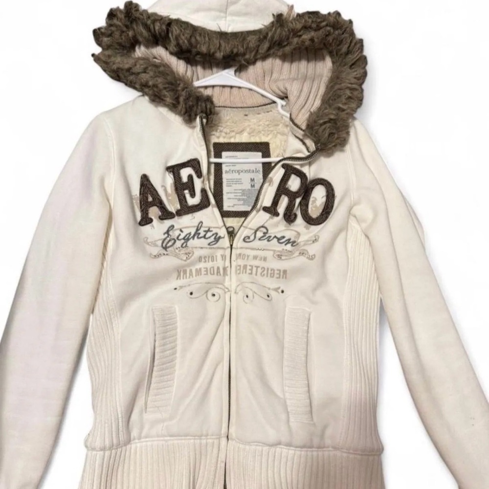 Looking for this zip up; DO NOT BUY THIS POST